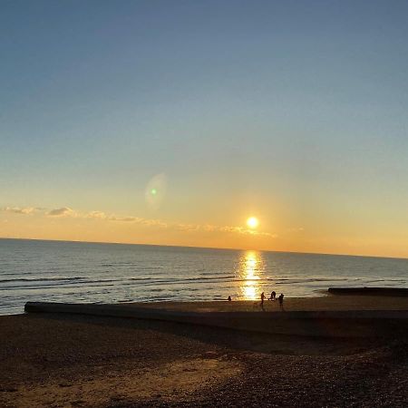 The Windsor Apartment By Gge, Brighton Beach, Sleeps 4 Eksteriør billede